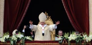 Urbi Et Orbi 2012 - Pope Benedict XVI
