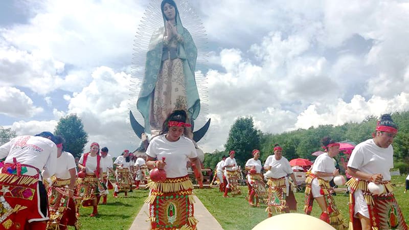 La plus haute statue de Notre-Dame de Guadalupe au monde se trouve en Ohio (Photos) Dancers-2-9-29-16
