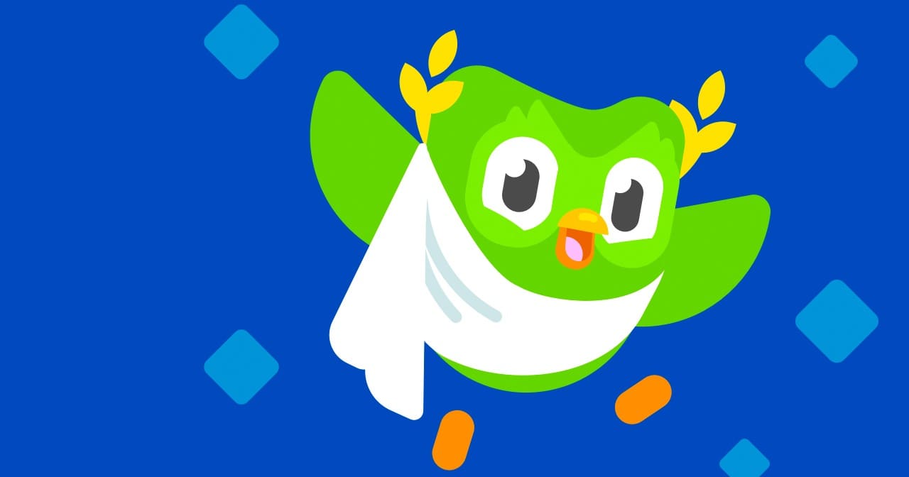 Дуолинго последняя версия. Lily Duolingo. Дуолинго дуо. Дуолинго логотип. Совенок Дуолинго.